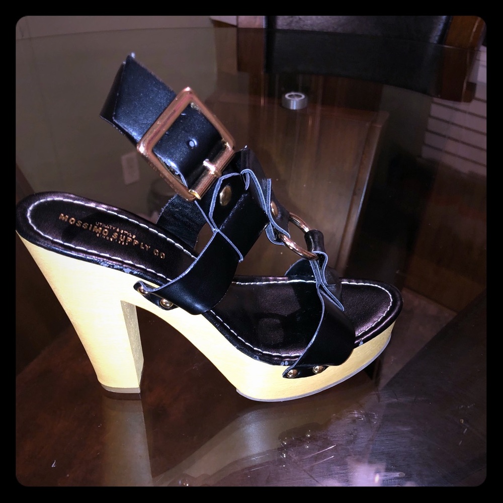 Mossimo Black//Tan Wedges